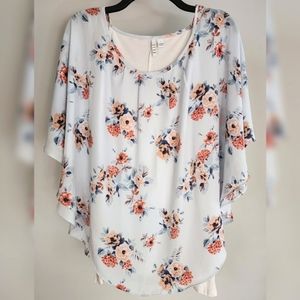 Elle Flowy Floral Blouse size L